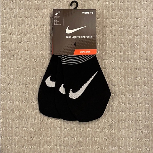 nike 3 pair pack lightweight footie